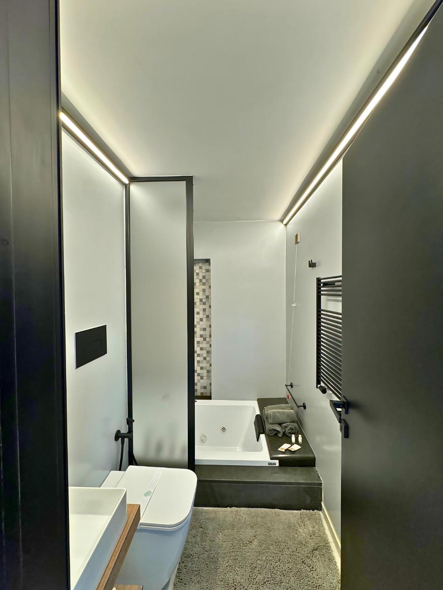 Dislocati Bnb - Jacuzzi Privata - Cucina - Tv60" - Minimal Luxury Marigliano Exterior foto
