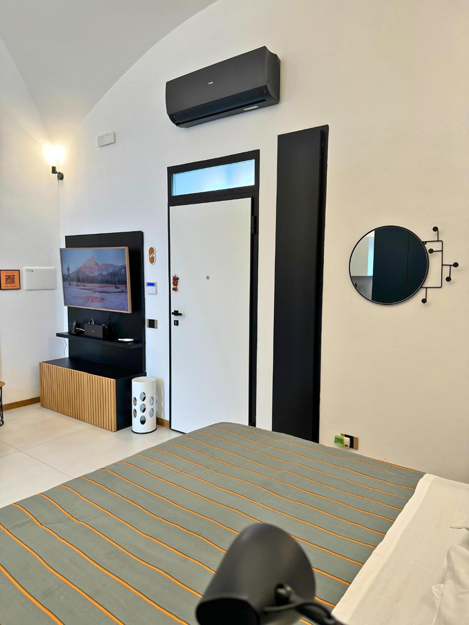 Dislocati Bnb - Jacuzzi Privata - Cucina - Tv60" - Minimal Luxury Marigliano Exterior foto